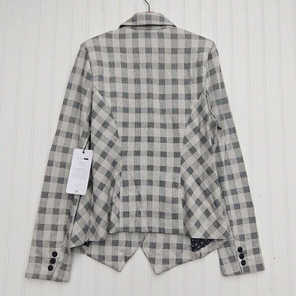 Cabi Valentina Blazer Size 10 NWT 5292 Plaid Button Checked Jacket Gray Knit - Picture 9 of 10